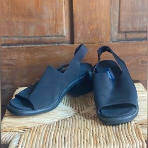 Easy Spirit black chunky heel strap sandals size 8.5W